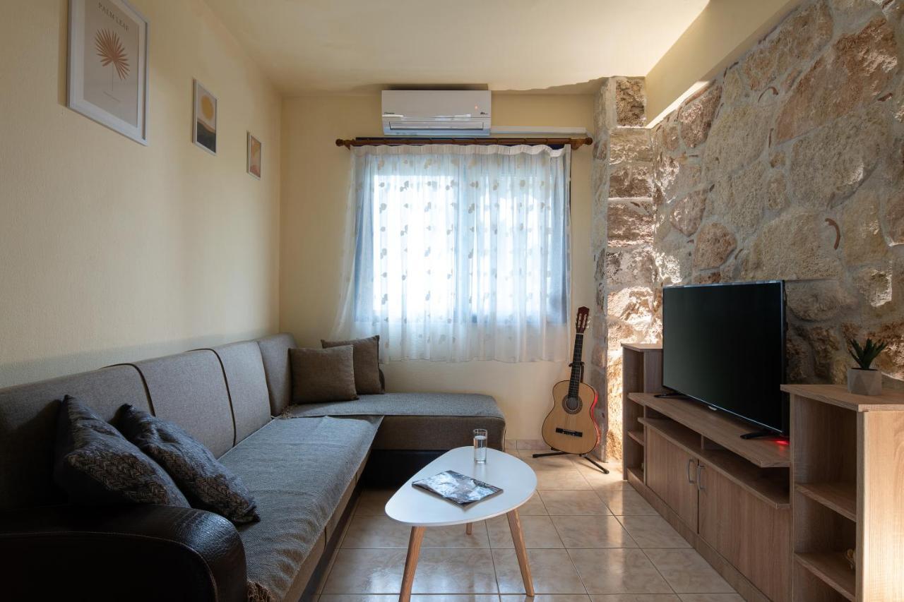 Casa De Piedra Apartment *